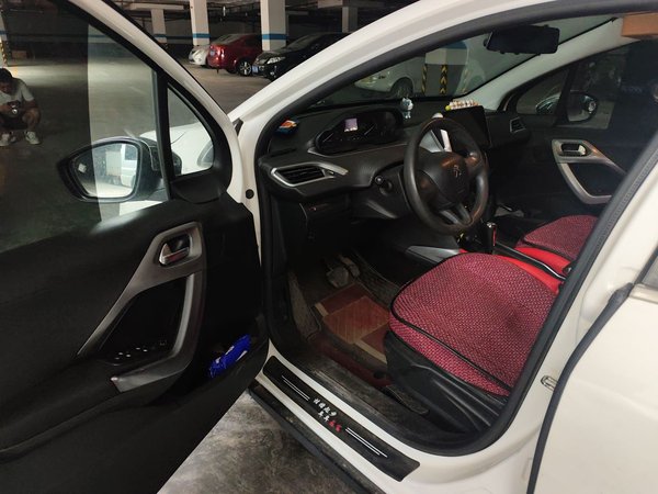 Peugeot 2008 2015, 71500 км, за 5574 USD - фото 18