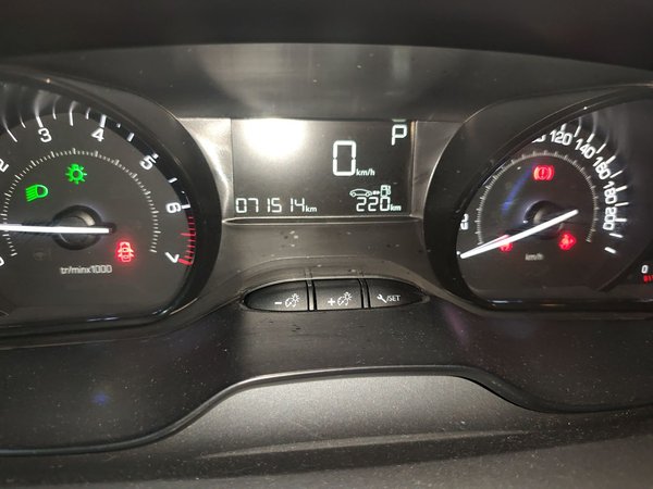 Peugeot 2008 2015, 71500 км, за 5574 USD - фото 12