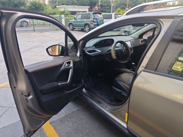 Peugeot 2008 2016, 84900 км, за 4885 USD - фото 13