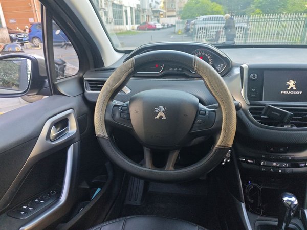 Peugeot 2008 2016, 84900 км, за 4885 USD - фото 7
