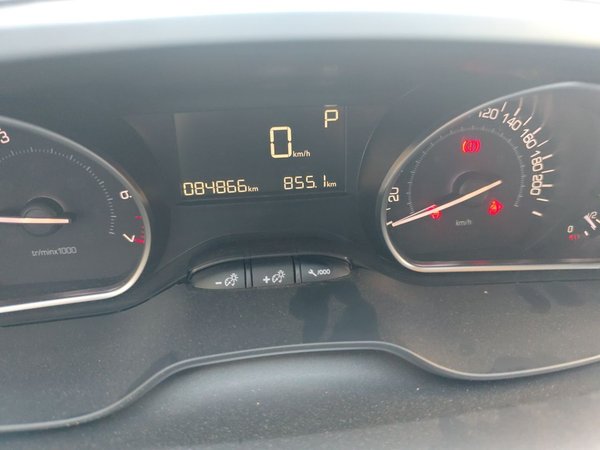 Peugeot 2008 2016, 84900 км, за 4885 USD - фото 9