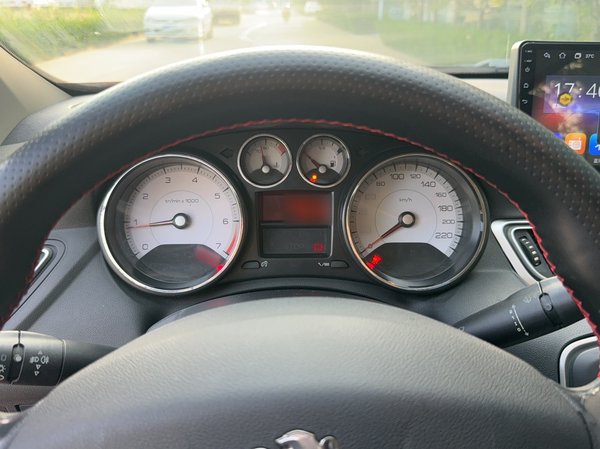 Peugeot 308 2014 Enjoy Edition Classic 1.6L Automatic Premium Model, 2014 года