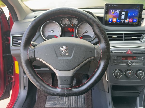 Peugeot 308 2014 Enjoy Edition Classic 1.6L Automatic Premium Model, 2014 года