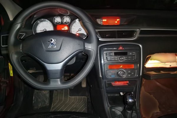 Peugeot 308 2014, 54200 км, за 2139 USD - фото 10