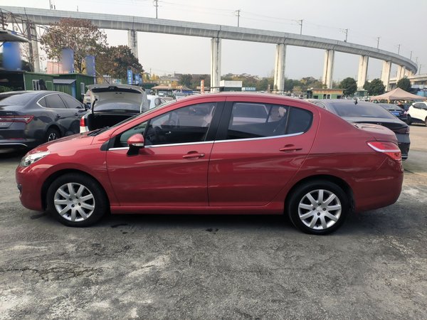 Peugeot 308 2014, 94400 км, за 4838 USD