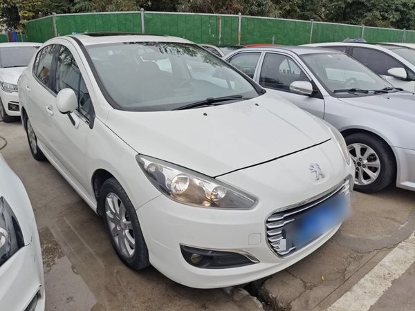 Peugeot 308 2014, 185600 км, за 4293 USD
