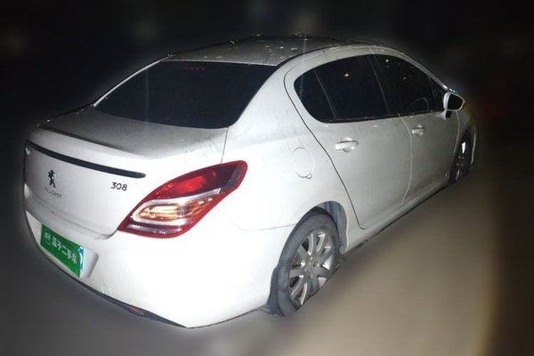 Peugeot 308 2014, 33400 км, за 3840 USD