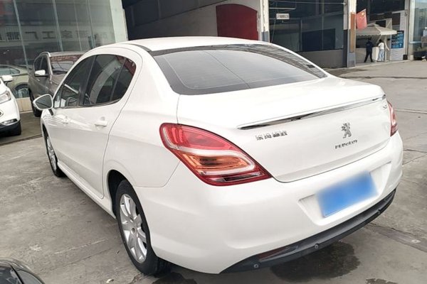 Peugeot 308 2014, 71600 км, за 3993 USD