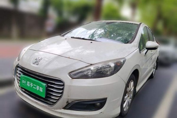 Peugeot 308 2014, 75800 км, за 4554 USD