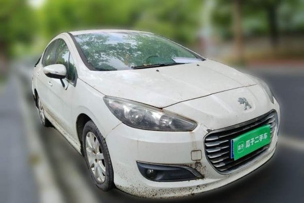 Peugeot 308 2014, 75800 км, за 4554 USD