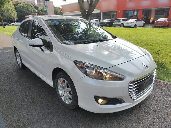 Peugeot 308 2014, 78600 км, за 3731 USD - фото 4