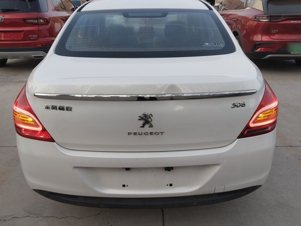 Peugeot 308 2014, 98300 км, за 4355 USD