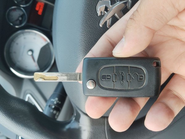 Peugeot 308 2014, 98300 км, за 4355 USD - фото 12