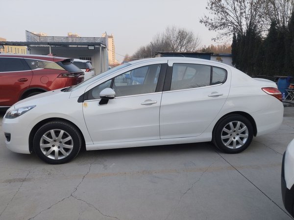 Peugeot 308 2014, 98300 км, за 4355 USD