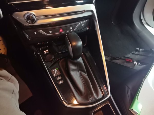 Peugeot 308 2016, 65900 км, за 6321 USD - фото 17