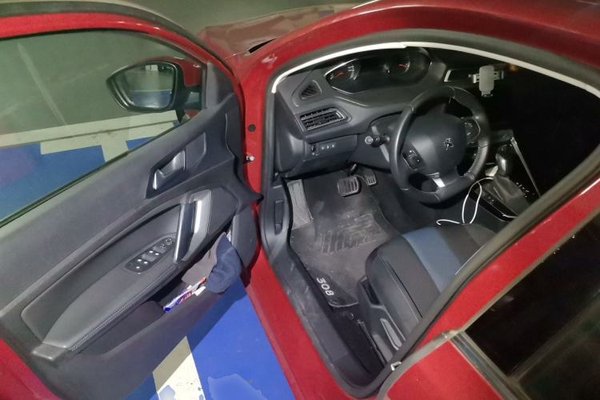 Peugeot 308 2018, 155900 км, за 3737 USD - фото 17