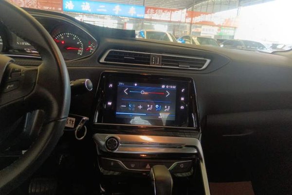 Peugeot 308 2018, 113699 км, за 7091 USD - фото 16
