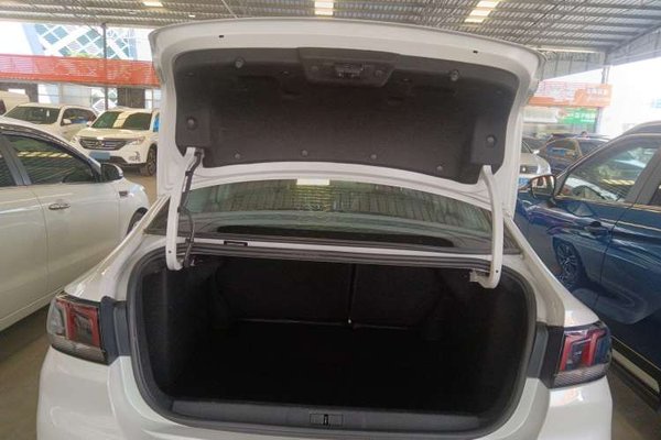 Peugeot 308 2018, 113699 км, за 7091 USD - фото 22