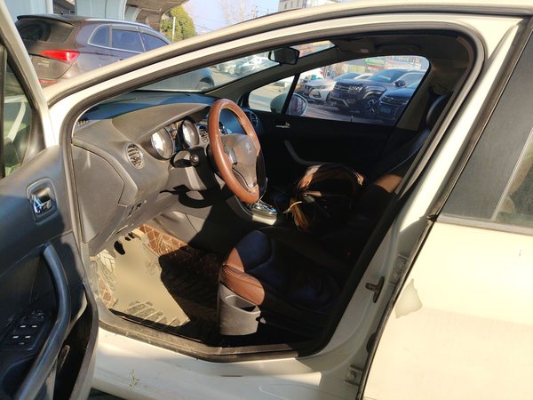 Peugeot 408 2013, 158800 км, за 2563 USD - фото 16