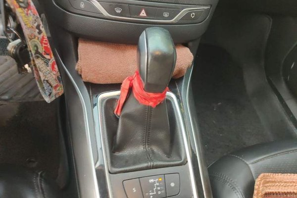 Peugeot 408 2014, 163200 км, за 3122 USD
