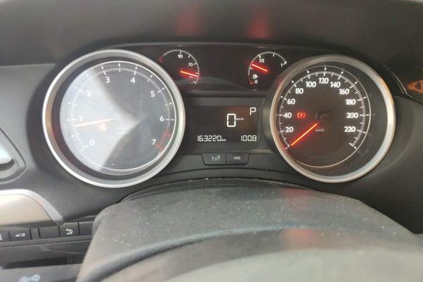 Peugeot 408 2014, 163200 км, за 3122 USD