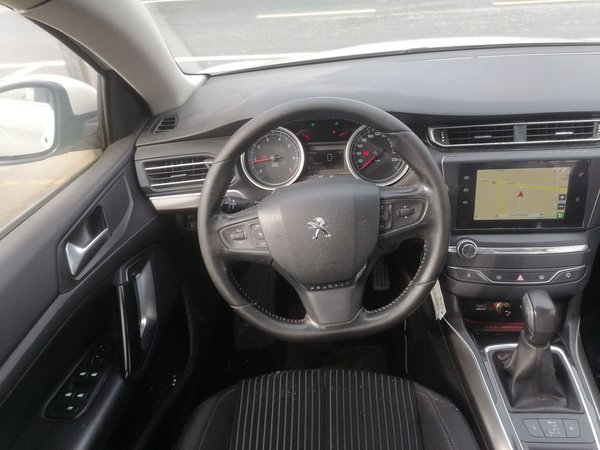 Peugeot 408 2014 1.8L Automatic Luxury Edition, 2014 года