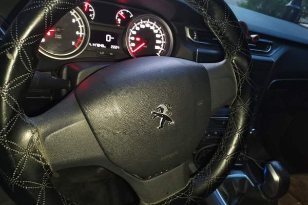 Peugeot 408 2014, 147800 км, за 2477 USD - фото 11