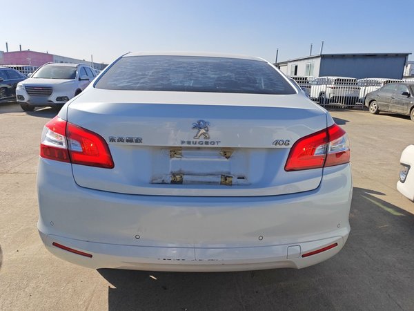 Peugeot 408 2014, 160200 км, за 4444 USD