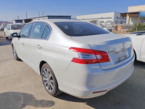 Peugeot 408 2014, 160200 км, за 4444 USD