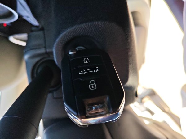 Peugeot 408 2014, 160200 км, за 4444 USD - фото 8