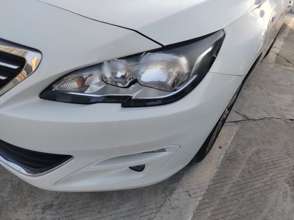 Peugeot 408 2015 1.2T Automatic Luxury Edition, 2015 года