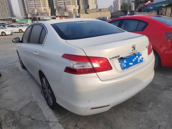 Peugeot 408 2015, 116700 км, за 5552 USD