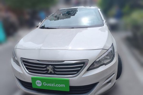 Peugeot 408 2015, 137100 км, за 4279 USD