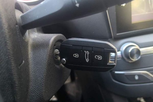 Peugeot 408 2016, 59900 км, за 4324 USD - фото 9
