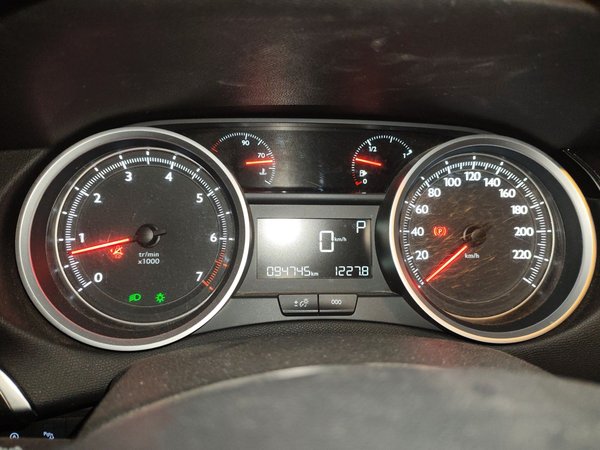 Peugeot 408 2018, 94800 км, за 4867 USD - фото 20