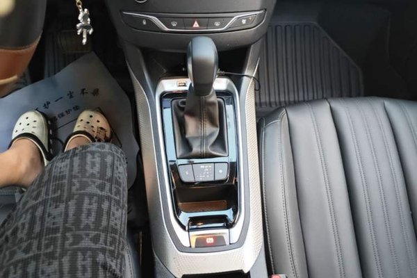 Peugeot 408 2019, 84800 км, за 7284 USD - фото 16