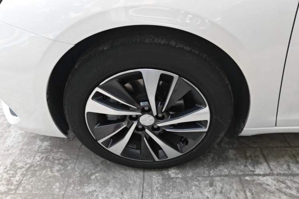 Peugeot 408 2019, 84800 км, за 7284 USD - фото 10