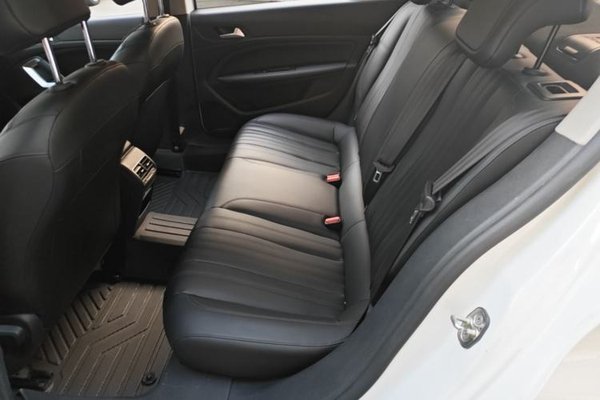 Peugeot 408 2019, 84800 км, за 7284 USD - фото 20