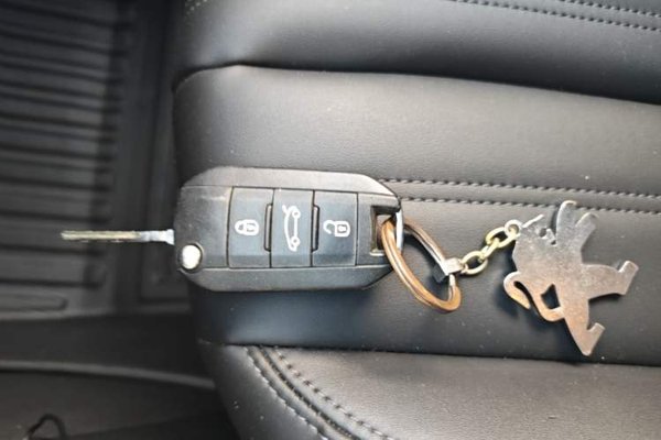 Peugeot 408 2019, 84800 км, за 7284 USD - фото 23
