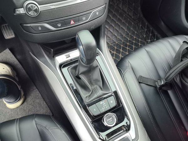 Peugeot 408 2020, 57500 км, за 7936 USD - фото 17