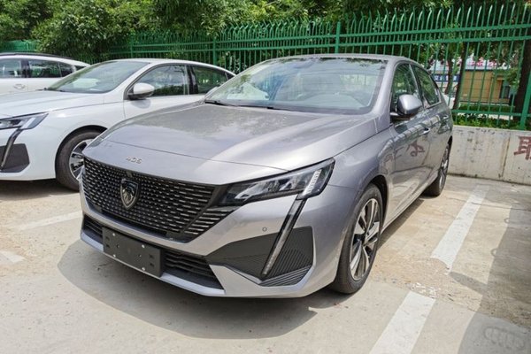 Peugeot 408 · 2024 год