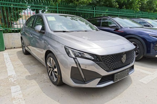 Peugeot 408 2024, 100 км, за 14242 USD