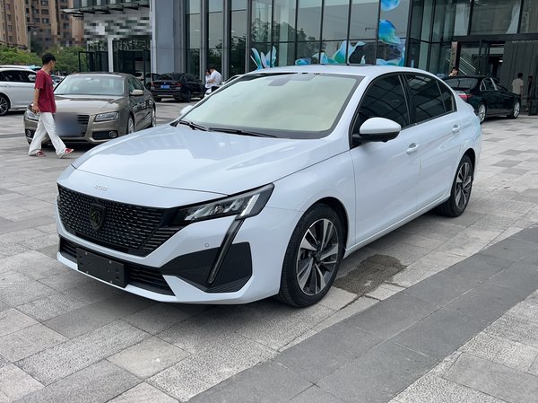 Peugeot 408 · 2024 год