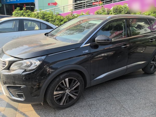 Peugeot 5008 · 2017 год