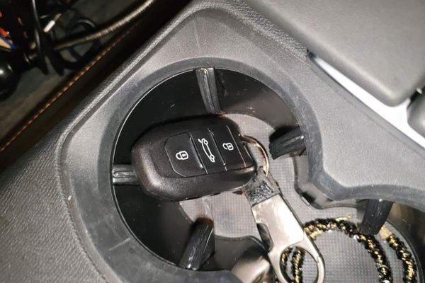 Peugeot 5008 2017, 99100 км, за 6745 USD - фото 9