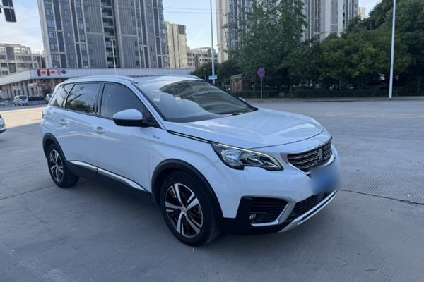 Peugeot 5008 · 2017 год
