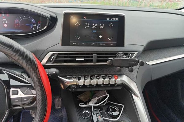 Peugeot 5008 2017, 63500 км, за 8963 USD - фото 14