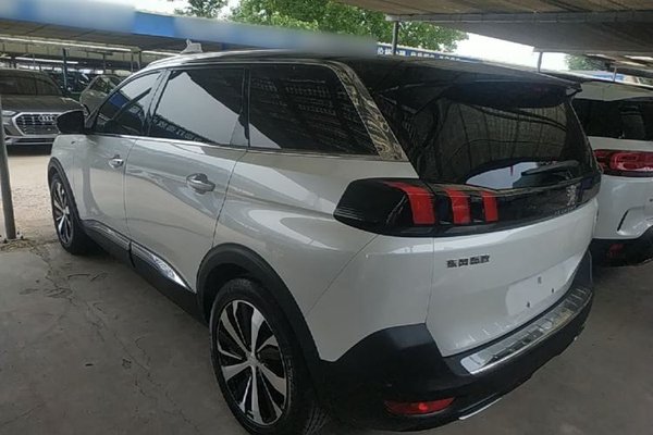 Peugeot 5008 2017, 97600 км, за 11511 USD