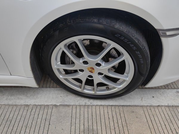 Porsche 718 2020, 33600 км, за 51596 USD