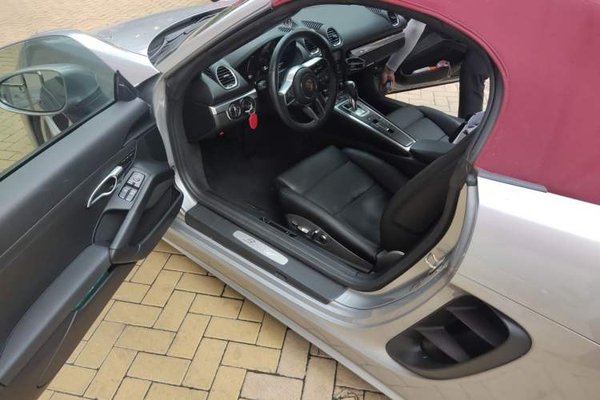 Porsche 718 2020, 69400 км, за 44668 USD - фото 16